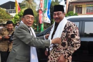 kh mahrus amin degan walikota jaksel | pendiri dan pimpinan pondok pesantren darunnajah jakarta selatan