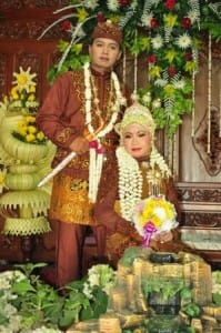iza pipit - guru pondok pesantren darunnajah