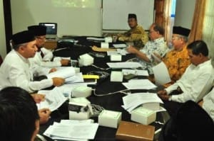 rapat yayasan darunnajah