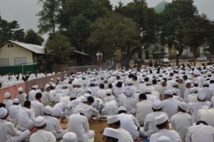 aksi damai tolak miss word para santri Darunnajah